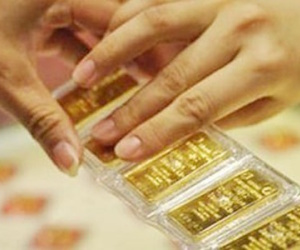 Cận Tết, USD tăng giá, vàng cùng theo chân