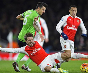 Hoà Southampton, Arsenal tụt xuống thứ tư
