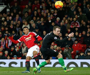 Rooney và Martial lập công, Man Utd đè bẹp Stoke