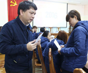 Thưởng Tết VĐV: Chỗ gần trăm triệu, nơi vài trăm ngàn