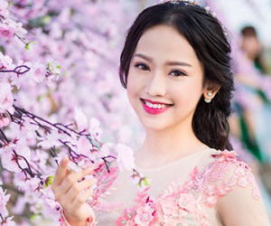 Thúy Vi "khoác" nhan sắc mới du xuân