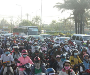 Bến xe Miền Đông, đường về miền Tây cùng kẹt cứng