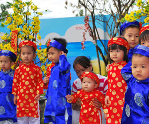 Chọn màu trang phục ngày đầu năm để may mắn