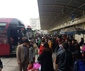 Hà Nội: Dân đổ về quê, 700 CSGT trực chiến
