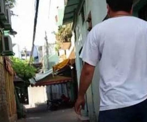[VIDEO] Cận cảnh con hẻm mà người dân không dám ra ngoài