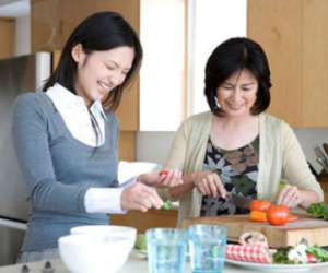 Bi hài chuyện "giường chiếu" của dâu phố về quê ăn Tết
