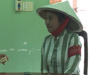 Bóng hồng trong áo tù và giấc mơ Tết: Nữ "đại gia" liếc trộm chồng