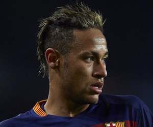Choáng: M.U trả giá 190 triệu euro mua Neymar