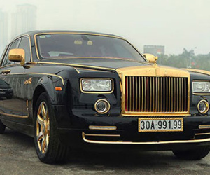 Đại gia Hà Nội làm mới Rolls-Royce Phantom mạ vàng đón Tết