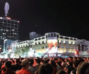 Đường hoa Nguyễn Huệ đông "nghẹt thở" đêm khai mạc