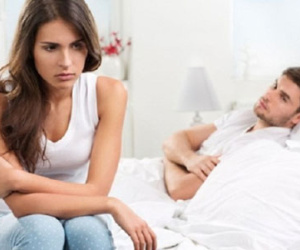 Trả thù vợ “bỏ đói”, chồng công khai lên giường với ô sin già