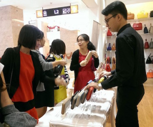 Thưởng 200% lương, nhân viên vẫn không mặn mà làm Tết