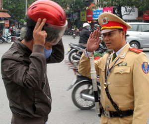 Bộ Công an sửa quy định cho CSGT trưng dụng phương tiện