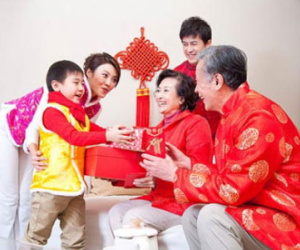 Chuyện lì xì của dâu mới