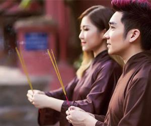 Hương Tràm, Quang Hà lên chùa cầu may