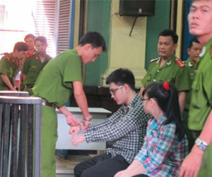 5 vụ án độc, lạ, sốc nhất năm 2015!