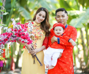 Kubi hớn hở đón mùa xuân đầu tiên bên bố mẹ