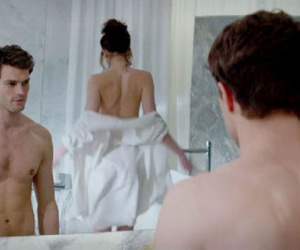 Dakota muốn bạn diễn nude hoàn toàn trong "50 sắc thái" 2