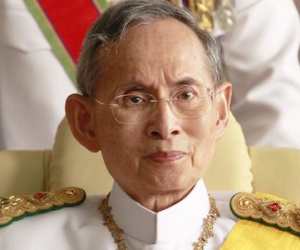 Điều làm nên quyền lực tối thượng của vua Thái Lan