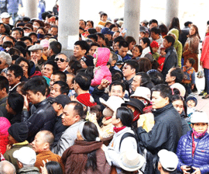 Hỗn loạn ngày khai trương miễn phí cáp treo Ngọa Vân