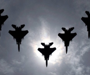 Mỹ đưa máy bay tiêm kích F-15 đến sát biên giới Nga