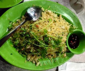 Nhà hàng Nha Trang bị tố 'chặt chém' và hất đồ ăn vào khách