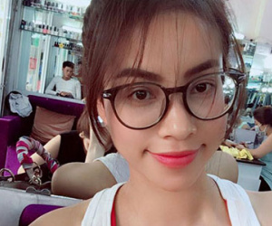Phạm Hương lần đầu cắt tóc mái thưa