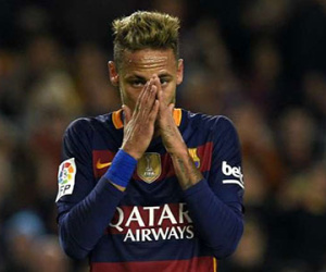 Brazil tịch thu du thuyền và máy bay của Neymar