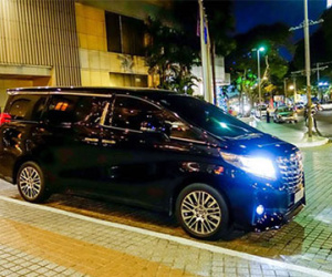 Toyota Alphard biển đẹp giá 3,7 tỷ đồng ở Sài Gòn