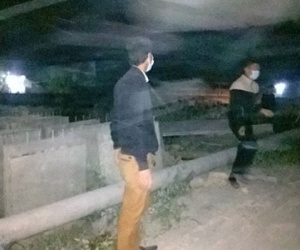 Dân dựng bê tông chặn quốc lộ phản đối nhà thầu