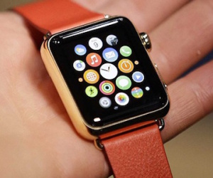 Đồng hồ Thụy Sĩ bắt đầu chào thua smartwatch