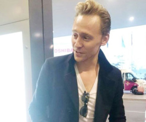 Tom Hiddleston đã có mặt ở Hà Nội để họp báo "King Kong"