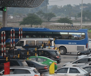 Bộ Giao thông vận tải: Taxi và xe khách phải giảm cước ngay