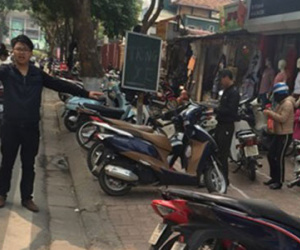 Hà Nội loạn giá trông giữ xe: Phạt xong đâu lại vào đấy