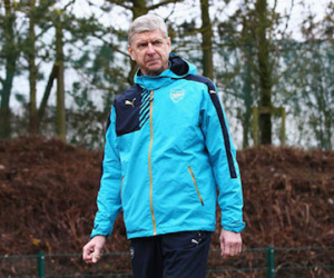HLV Wenger: "Đụng Hull City còn khó khăn hơn gặp Barcelona"