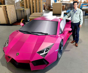Siêu xe Lamborghini làm từ bìa các-tông