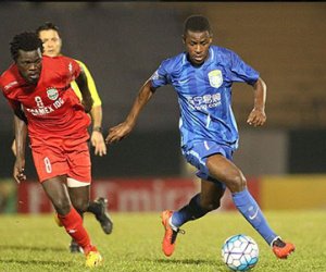 Báo chí Anh dè bỉu Ramires và Alex Teixeira