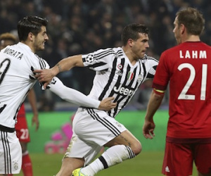 Juventus cầm hòa Bayern dù thua trước hai bàn