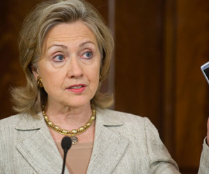 Email của bà Clinton có chứa thông tin tuyệt mật