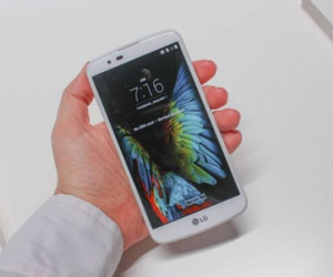 LG K10 màn hình cong 2,5D giá 3,7 triệu tại Việt Nam
