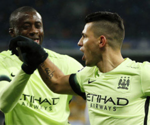 Man City thắng đậm lượt đi, đặt một chân vào tứ kết
