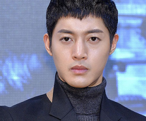 Kim Hyun Joong không giành được quyền nuôi con với bạn gái cũ