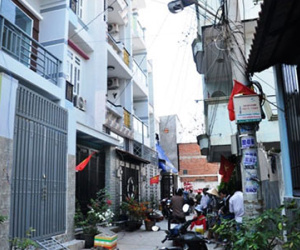 Cha giết mẹ, con gái đóng cửa nhốt cha rồi báo công an