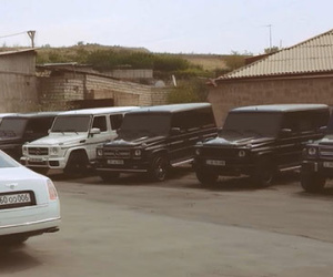 Đoàn xe cưới gồm hơn 20 chiếc Mercedes-Benz G-Class