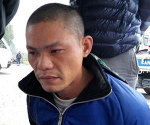 Phát hiện người đàn ông dùng băng dính dán ma túy trong lòng bàn tay