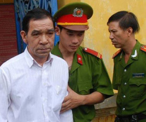 Quan chức Việt uống rượu đắt hơn Nhật: Dân nghèo sẽ trả