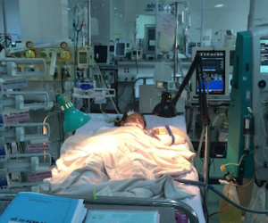 Bé gái bị tai nạn giao thông hồi sinh nhờ nỗ lực "còn nước còn tát" của bác sĩ