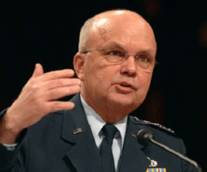 Cựu giám đốc CIA: Quân đội Mỹ có thể kháng lệnh Donald Trump
