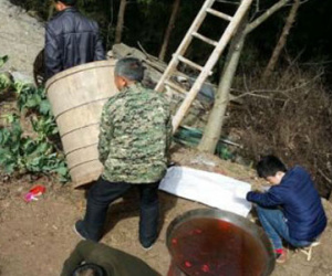 Bức xúc lang băm "hấp chín" bệnh nhân để chữa bệnh