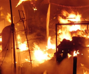 Cháy chợ thiêu rụi 20 gian hàng, thiệt hại tiền tỷ